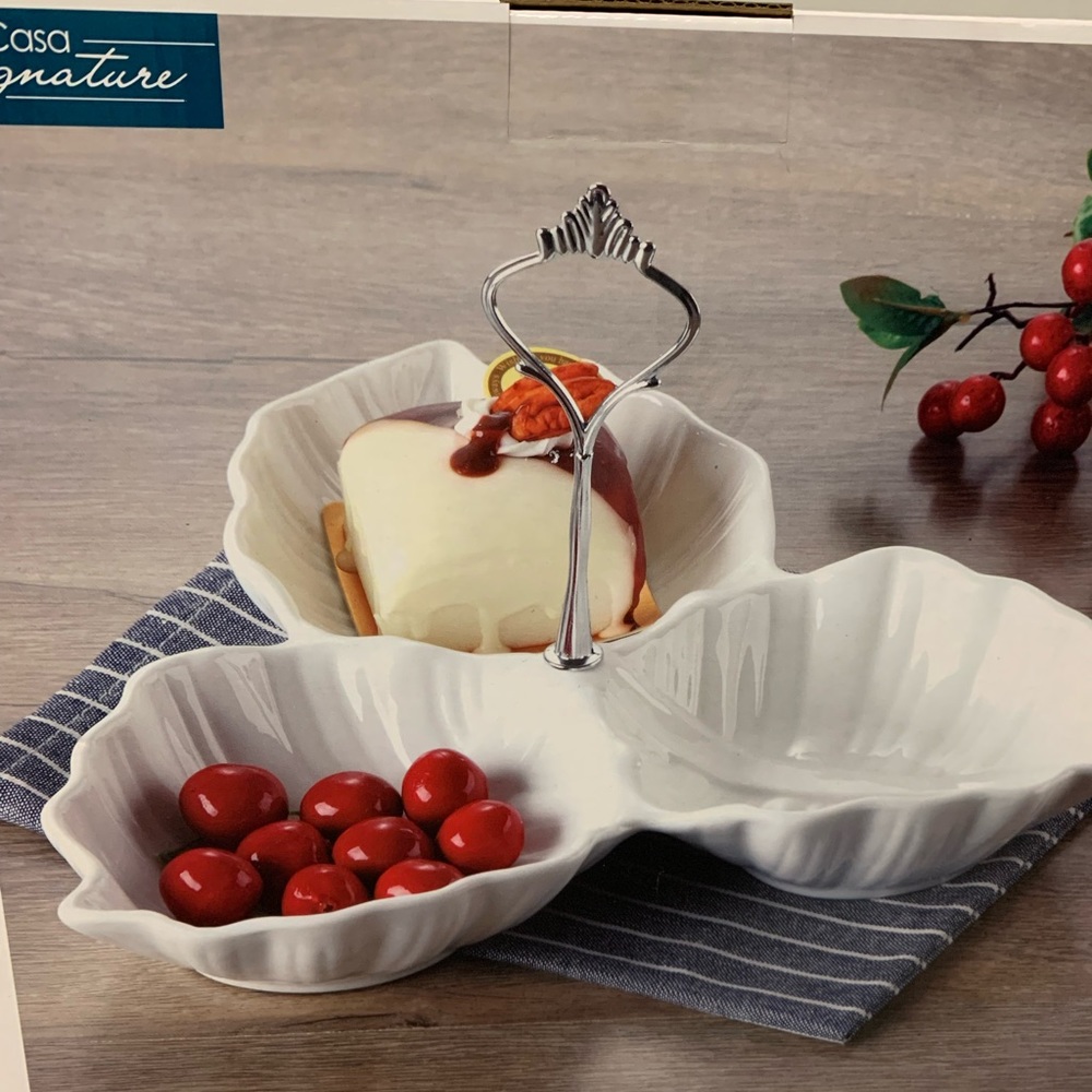 Signature porcelain serving dish (Brand new)
